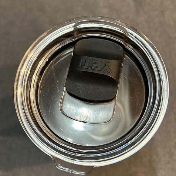 Yeti - Picture 4 of 4